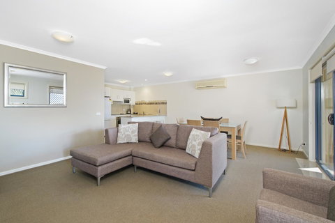 South Pacific Apartments - Goulburn Accommodation 9