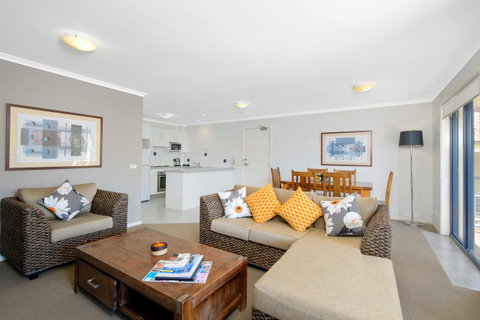 South Pacific Apartments - Goulburn Accommodation 8