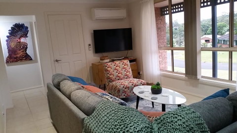 Twin Palms Holiday House At Lighthouse - Goulburn Accommodation 3