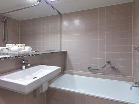 Crowne Plaza Sydney Airport, An IHG Hotel - Goulburn Accommodation 22
