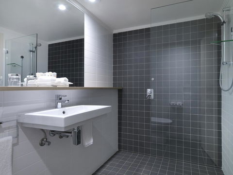 Crowne Plaza Sydney Airport, An IHG Hotel - Goulburn Accommodation 2
