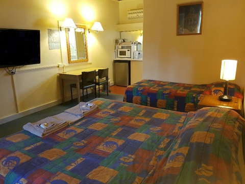 Temora Motel - Goulburn Accommodation 3