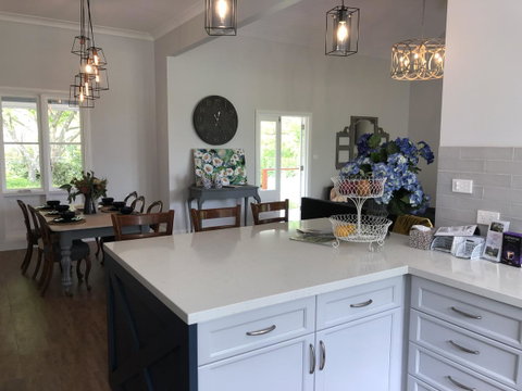 Chanticleer Gardens Barn Cottage With A Pool - Goulburn Accommodation 27