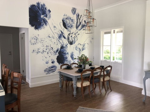Chanticleer Gardens Barn Cottage With A Pool - Goulburn Accommodation 31
