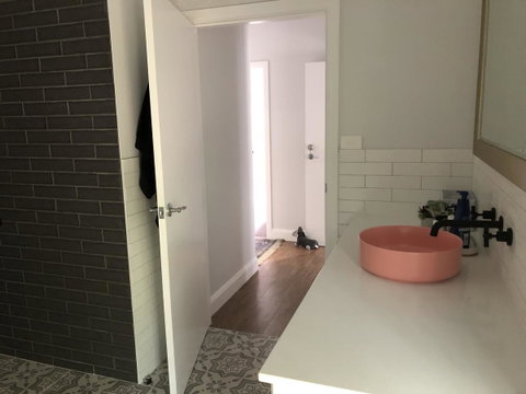 Chanticleer Gardens Barn Cottage With A Pool - Goulburn Accommodation 34