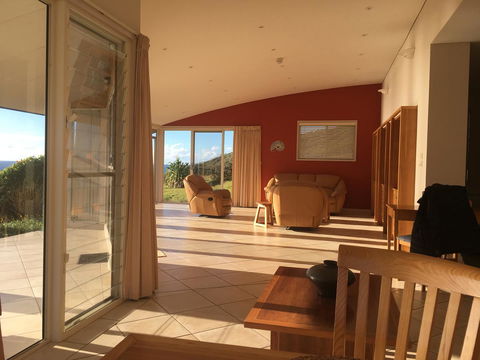 OceanScape Luxury Beachfront Villas - Goulburn Accommodation 10