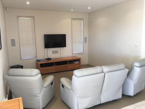 OceanScape Luxury Beachfront Villas - Goulburn Accommodation 1