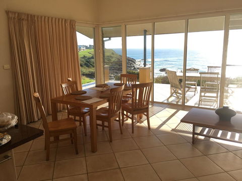 OceanScape Luxury Beachfront Villas - Goulburn Accommodation 19
