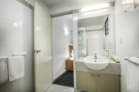 Mercure Darwin Airport Resort - Goulburn Accommodation 24