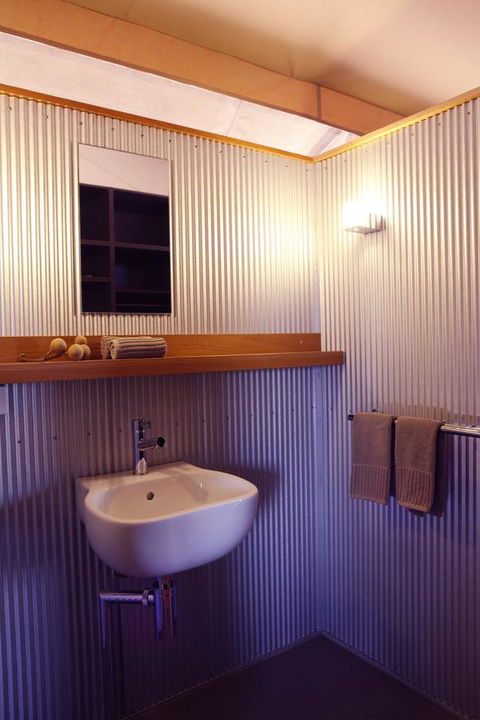 Wildman Wilderness Lodge - Goulburn Accommodation 11