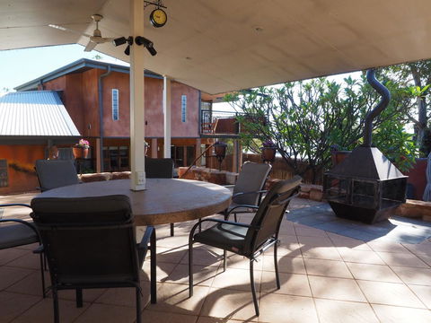 Wilmots On Dixon - Goulburn Accommodation 1
