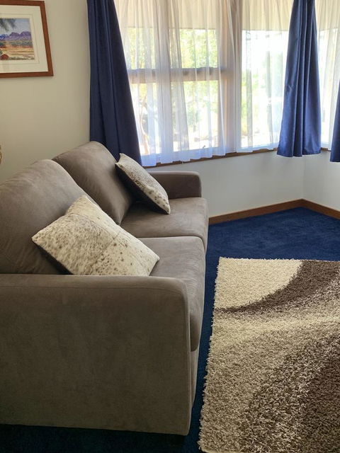 Wilmots On Dixon - Goulburn Accommodation 11