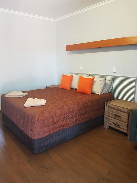 Safari Lodge Motel - Goulburn Accommodation 0
