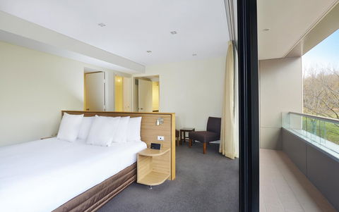 Crowne Plaza Canberra, An IHG Hotel - Goulburn Accommodation 13
