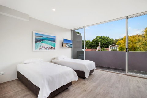 Bondi Beach Studio King Suite + Balcony - Goulburn Accommodation 1