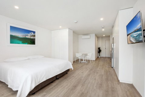 Bondi Beach Studio King Suite 2 - Goulburn Accommodation 1