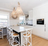 BONDI BREEZE-hosted byL'Abode Accommodation - Goulburn Accommodation