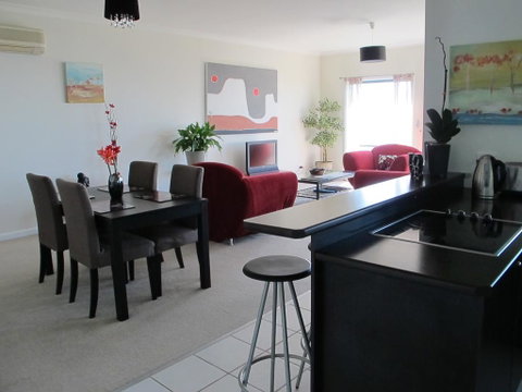 Bonza View - Goulburn Accommodation 3