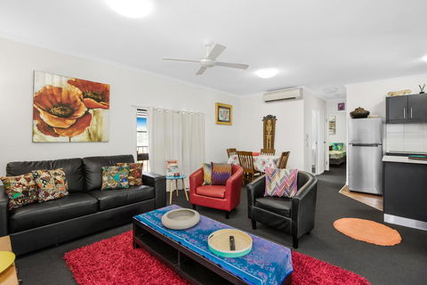 BOUTIQUE APARTMENTS BEACH LOCATION - Goulburn Accommodation 0