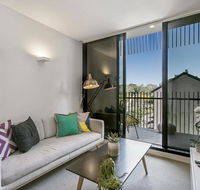 Bright Modern Apartment w Parking and Gym Near CBD - Goulburn Accommodation