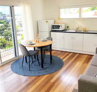Cabin in the Sky Glorious Views to Magnetic Island - Goulburn Accommodation