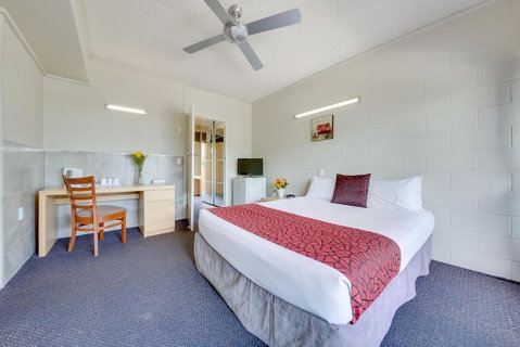 Camelot Motel - Goulburn Accommodation 3