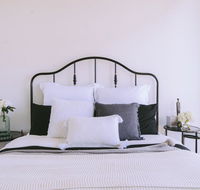 Capitol Executive Apartment on London Circuit - Goulburn Accommodation