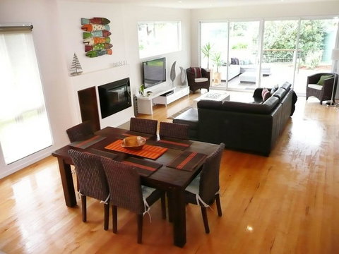 Captain's Cottage - Goulburn Accommodation 2