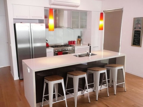Captain's Cottage - Goulburn Accommodation 1
