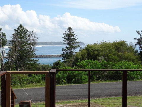 Casa Sorella - Beachfront Family Home - Goulburn Accommodation 1