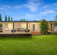 Casual Beachin It Family Getaway- with Bungalow on Beachfront - Goulburn Accommodation