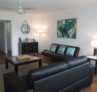 Charming Beach House - Goulburn Accommodation