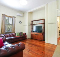 Charming Characterful Rustic-style Home Near The Gabba - Goulburn Accommodation