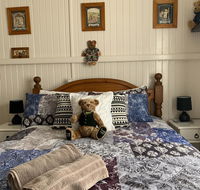 Cherry Blossom Cottage - Goulburn Accommodation