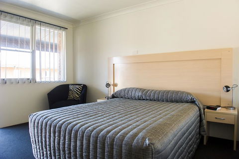 Cherry Blossom Motor Inn - Goulburn Accommodation 2