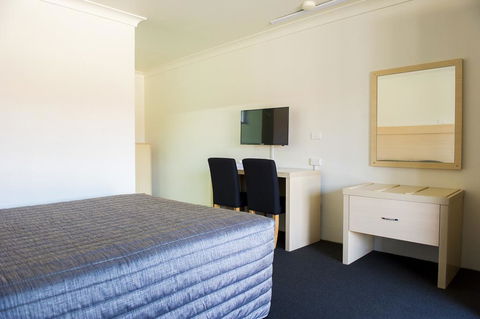 Cherry Blossom Motor Inn - Goulburn Accommodation 3