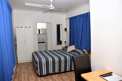Chinchilla Motel - Goulburn Accommodation 2