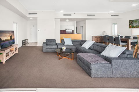 City-Centre Apartment With River Views And Balcony - Goulburn Accommodation 0