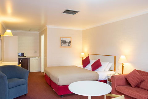 Club Motel Armidale - Goulburn Accommodation 0