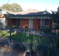 Cobram Cottage - Goulburn Accommodation
