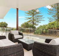Coco de Mer Beach Villa - Goulburn Accommodation