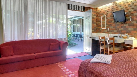 Comfort Inn Cedar Lodge - Goulburn Accommodation 3