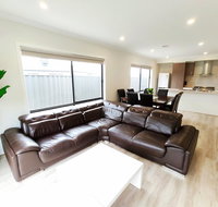 Comfortable 4BR 2Bath House Tarneit Melbourne - Goulburn Accommodation