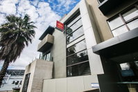 Comfy Kew Apartments