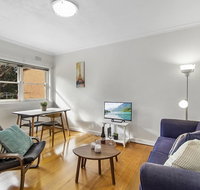 Comfy one-bedroom unit between city and airport - Goulburn Accommodation