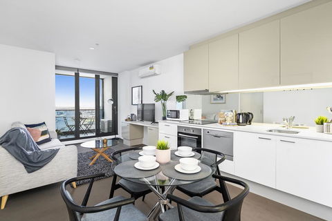 Complete Host Hudson Apartments - Goulburn Accommodation 1