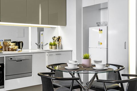 Complete Host Hudson Apartments - Goulburn Accommodation 3