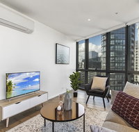 Contemporary Luxury With Views At Maya Waterfront - Goulburn Accommodation