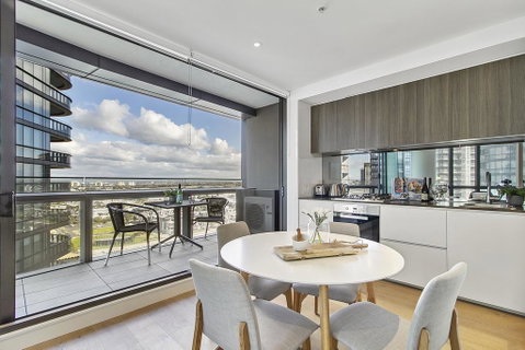 Contemporary Luxury With Views At Maya Waterfront - Goulburn Accommodation 1