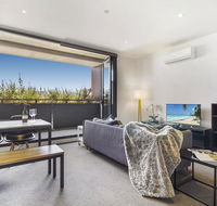 Convenient city apartment with resort-style extras - Goulburn Accommodation